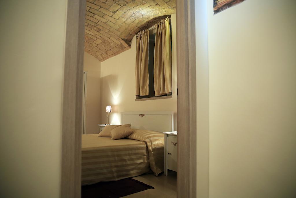 74 Crescenzio House Hotel Rome Room photo